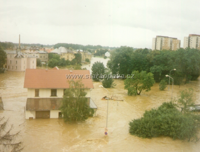 1997 (43).jpg - Povodně 1997 - Ulice Na Pastvisku